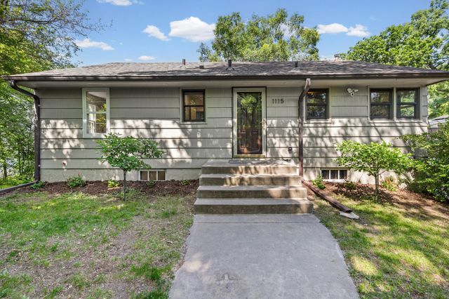 1115 W Medicine Lake Drive, Plymouth, MN 55441