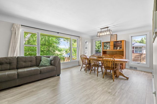 1115 W Medicine Lake Drive, Plymouth, MN 55441