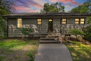 1115 W Medicine Lake Drive, Plymouth, MN 55441