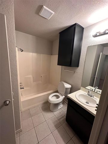 205 S Kenney Street C, Kennedale, TX 76060