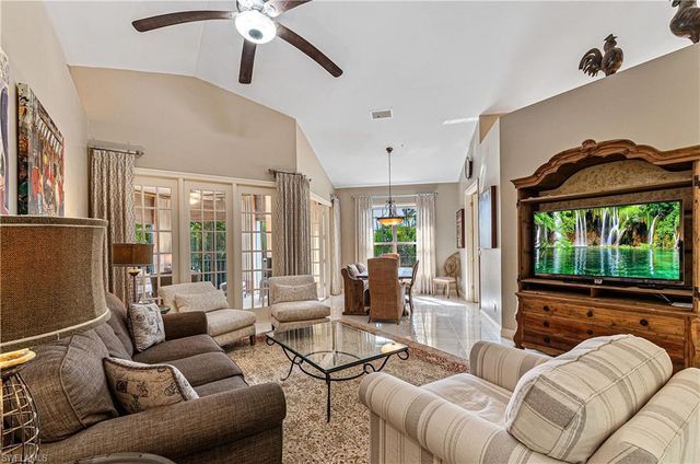 191 Colonade CIR, Naples, FL 34103