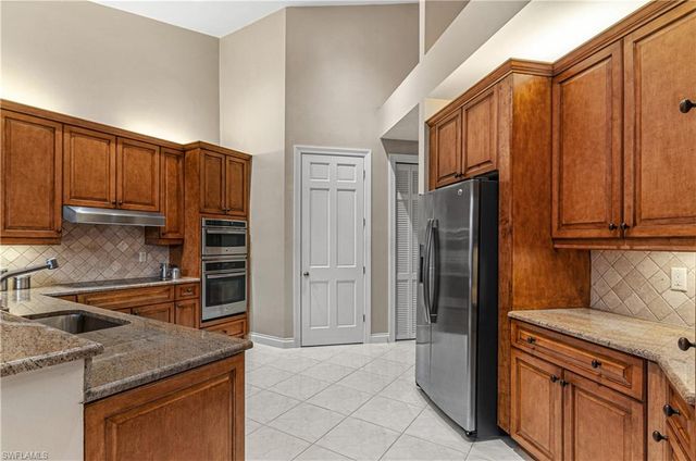 191 Colonade CIR, Naples, FL 34103