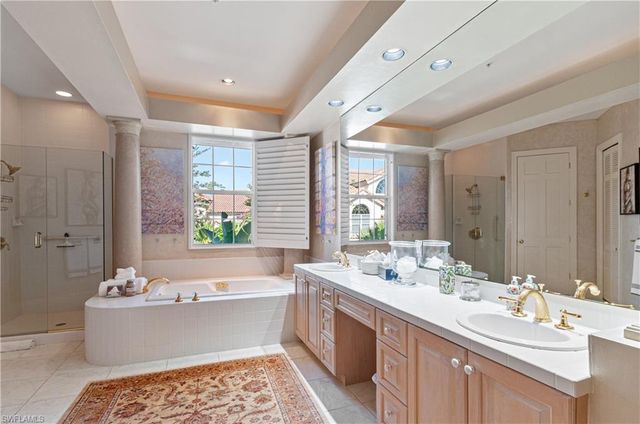 191 Colonade CIR, Naples, FL 34103