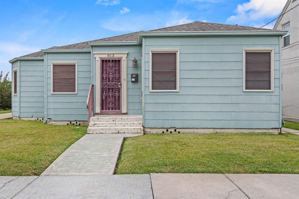 813 Wood St, Houma, LA 70360