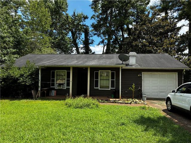 3901 Wood Path Drive, Stone Mountain, GA 30083