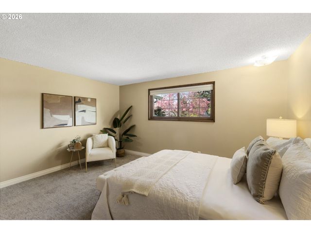 14576 Se BONNIE Way, Milwaukie, OR 97267