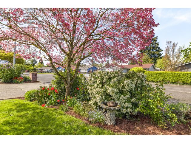 14576 Se BONNIE Way, Milwaukie, OR 97267