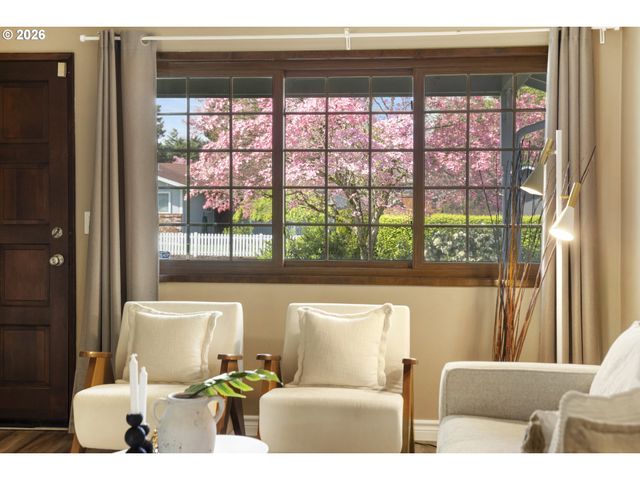 14576 Se BONNIE Way, Milwaukie, OR 97267