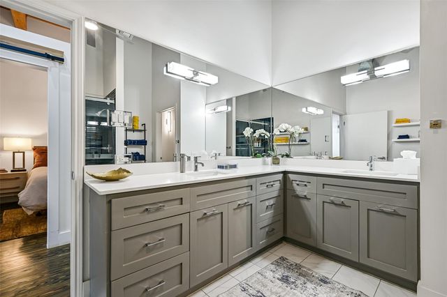 2400 Mechanic Street 204, Galveston, TX 77550