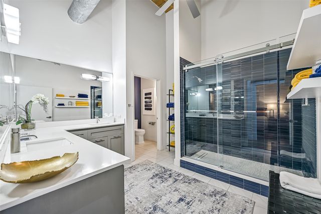 2400 Mechanic Street 204, Galveston, TX 77550