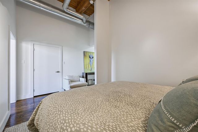 2400 Mechanic Street 204, Galveston, TX 77550