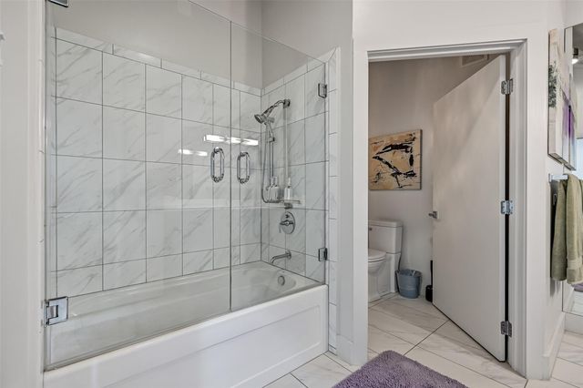 2400 Mechanic Street 204, Galveston, TX 77550