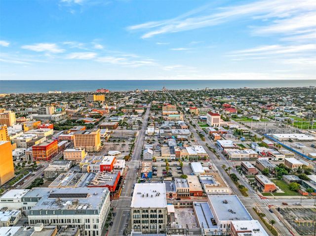 2400 Mechanic Street 204, Galveston, TX 77550