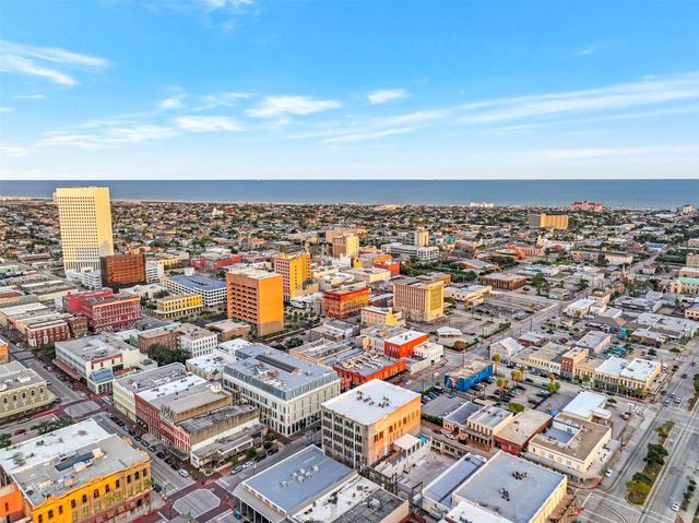 2400 Mechanic Street 204, Galveston, TX 77550