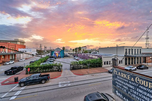 2400 Mechanic Street 204, Galveston, TX 77550