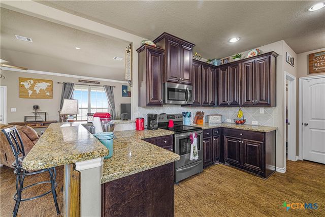 1032 Levi Sloan Road, Victoria, TX 77904