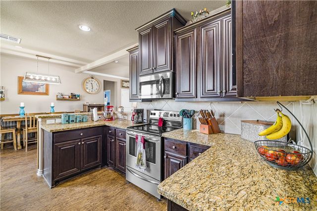 1032 Levi Sloan Road, Victoria, TX 77904