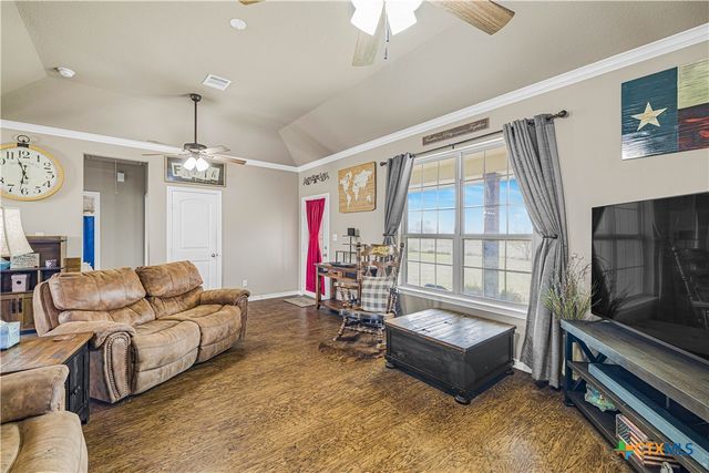 1032 Levi Sloan Road, Victoria, TX 77904