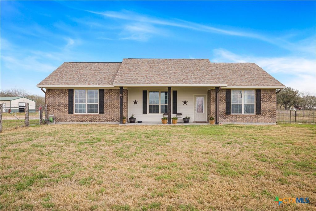 1032 Levi Sloan Road, Victoria, TX 77904