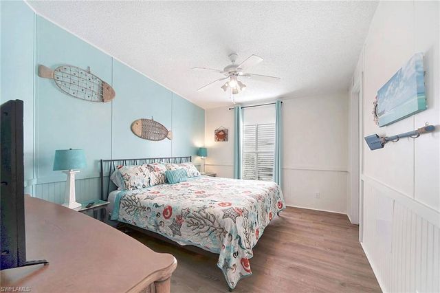 3070 Harpoon LN, St. James City, FL 33956