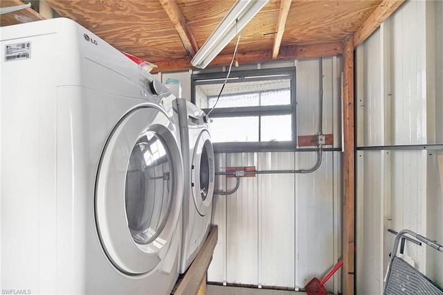 3070 Harpoon LN, St. James City, FL 33956