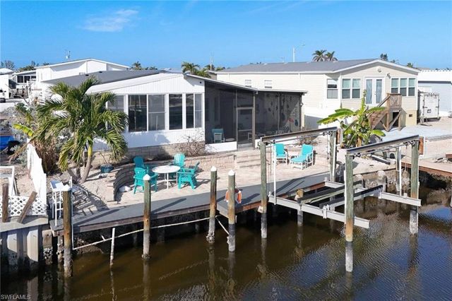 3070 Harpoon LN, St. James City, FL 33956