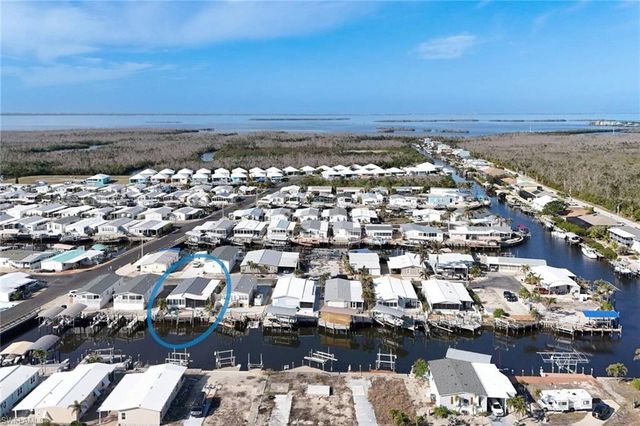 3070 Harpoon LN, St. James City, FL 33956