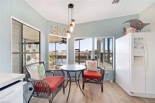 3070 Harpoon LN, St. James City, FL 33956