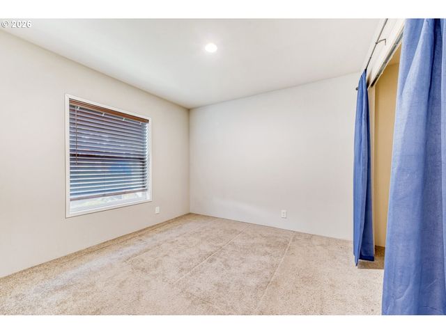 4264 Se 122ND Ave 13, Portland, OR 97236