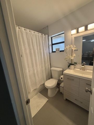 3751 COCOPLUM Circle 3564, Coconut Creek, FL 33063