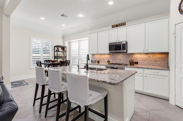 251 Soaring Pines Place, Montgomery, TX 77316