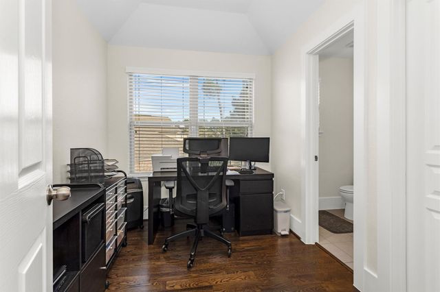 251 Soaring Pines Place, Montgomery, TX 77316