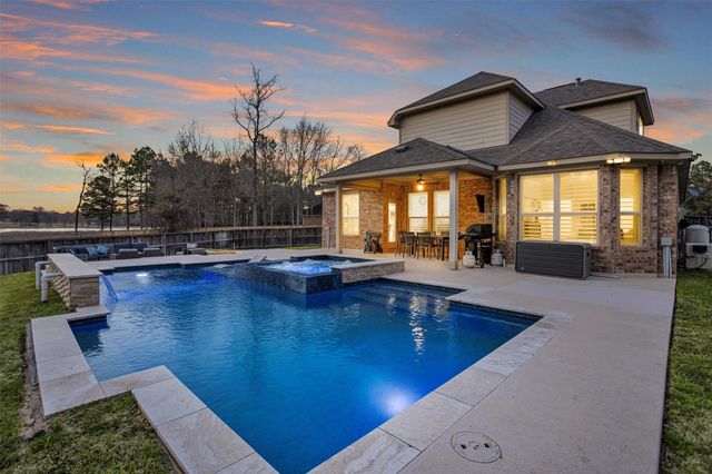 251 Soaring Pines Place, Montgomery, TX 77316