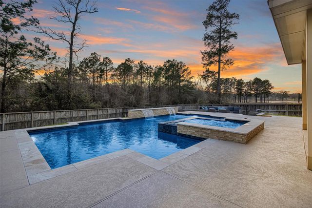 251 Soaring Pines Place, Montgomery, TX 77316