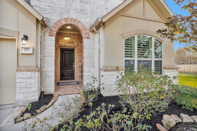 251 Soaring Pines Place, Montgomery, TX 77316