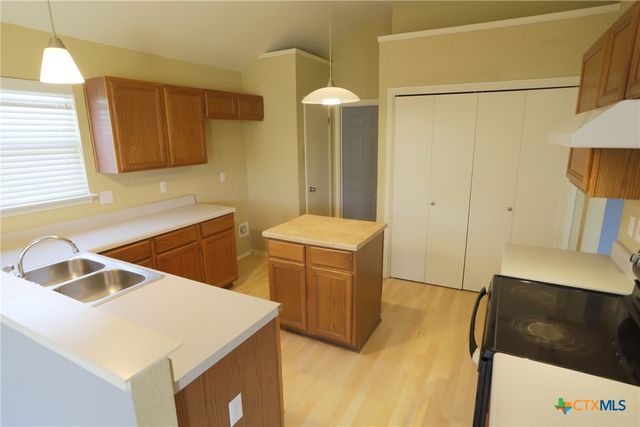 716 Silver Stone Drive, Temple, TX 76502