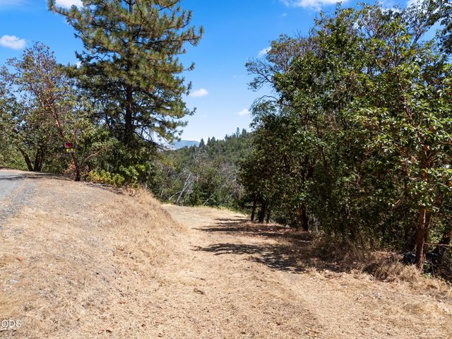 4183 Camino Viejo Road, Medford, OR 97501