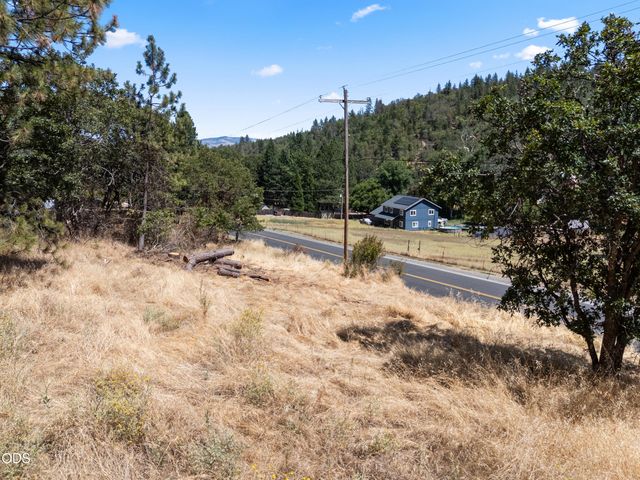 4183 Camino Viejo Road, Medford, OR 97501