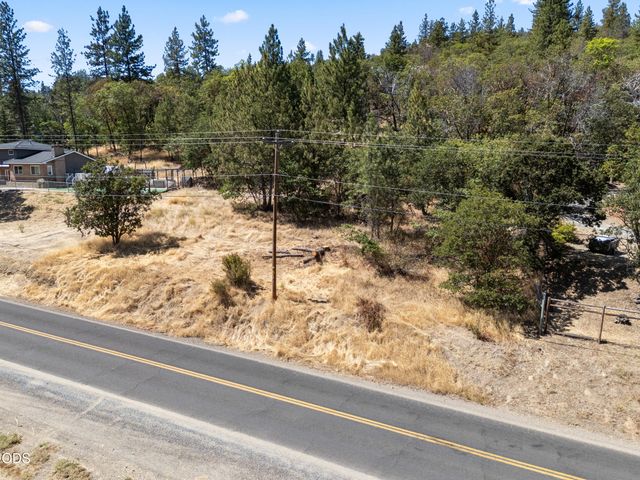 4183 Camino Viejo Road, Medford, OR 97501