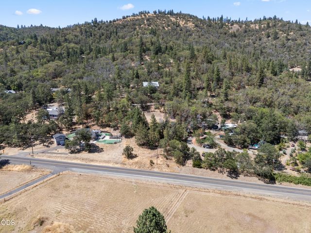 4183 Camino Viejo Road, Medford, OR 97501