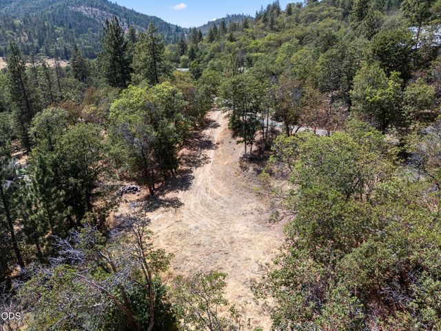 4183 Camino Viejo Road, Medford, OR 97501