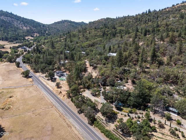 4183 Camino Viejo Road, Medford, OR 97501