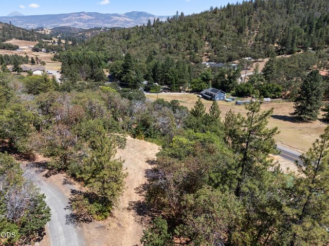 4183 Camino Viejo Road, Medford, OR 97501