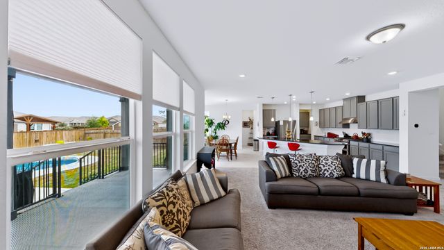 2704 Nueva Cordova, Seguin, TX 78155