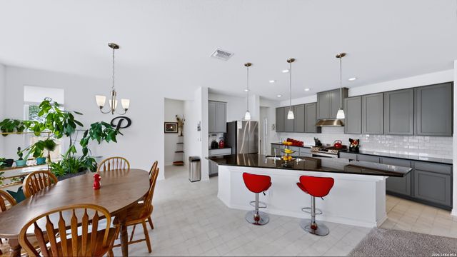 2704 Nueva Cordova, Seguin, TX 78155