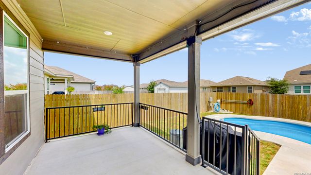 2704 Nueva Cordova, Seguin, TX 78155