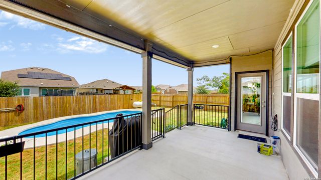 2704 Nueva Cordova, Seguin, TX 78155