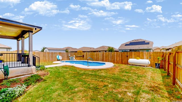 2704 Nueva Cordova, Seguin, TX 78155