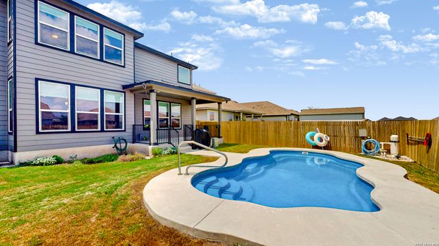 2704 Nueva Cordova, Seguin, TX 78155