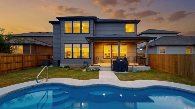 2704 Nueva Cordova, Seguin, TX 78155